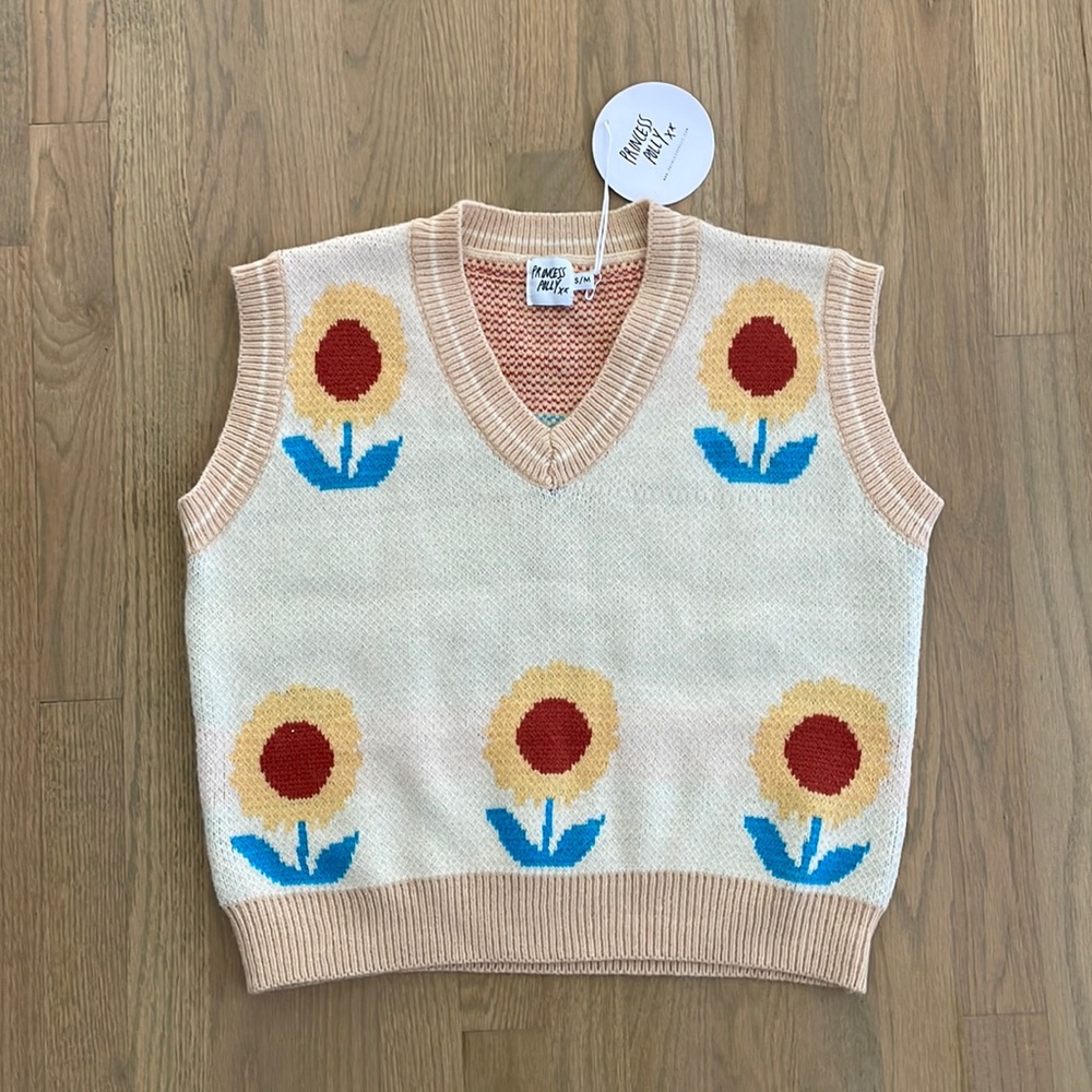 Princess Polly Bloom Sweater Vest in beige size S/m